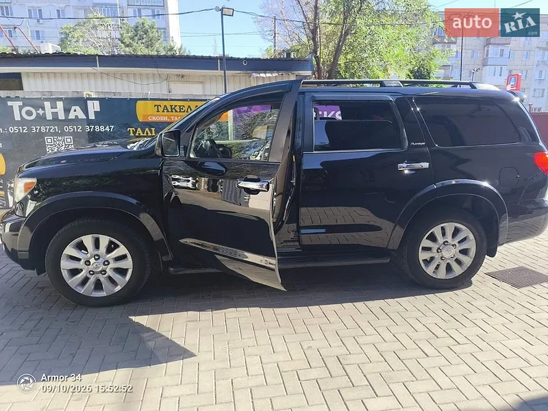 Toyota Sequoia 2011