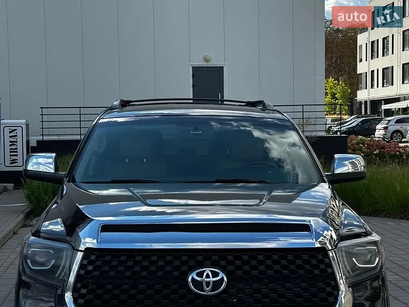 Toyota Sequoia