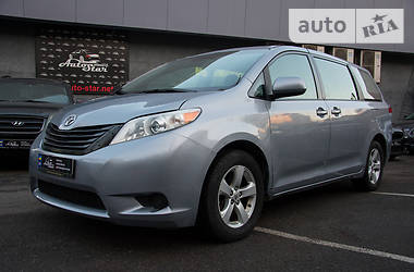 Toyota Sienna  2012