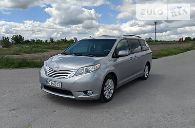 Toyota Sienna  2013