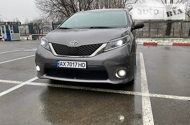 Toyota Sienna SE Sport edition  2015