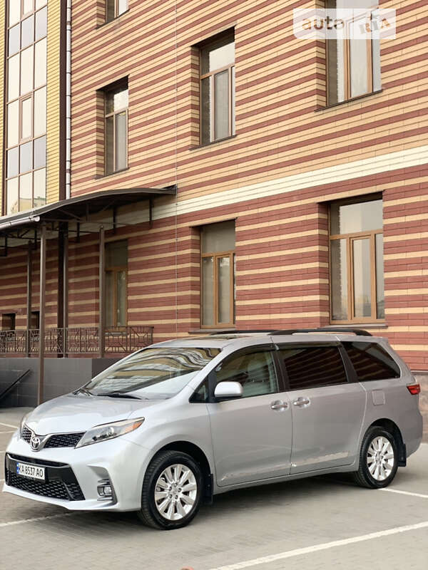 Toyota Sienna