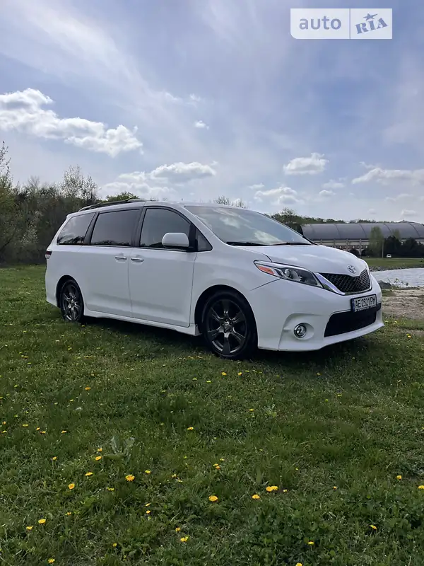 Toyota Sienna 2016