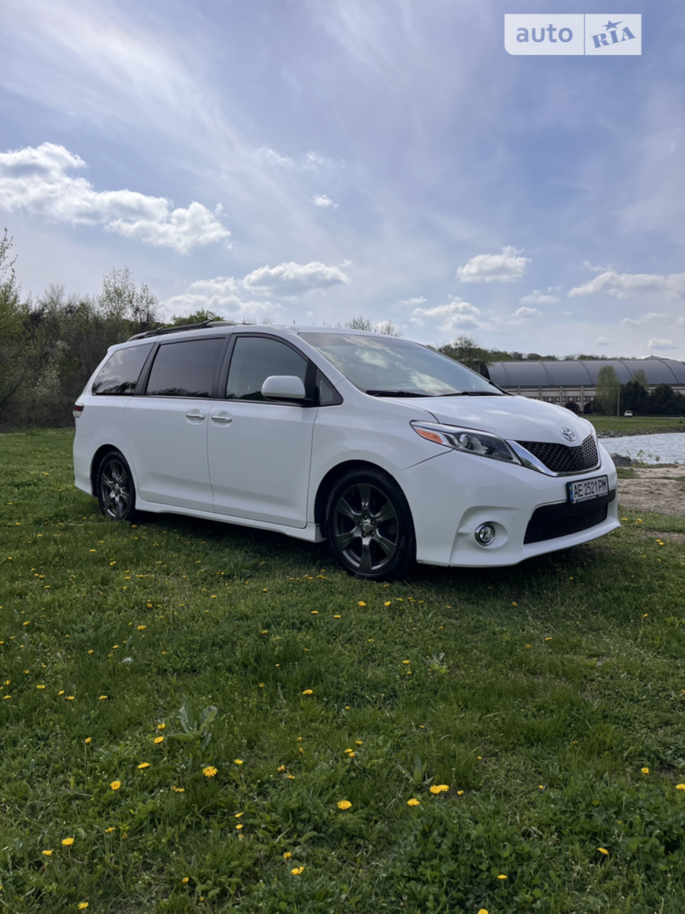 2016 Toyota Sienna - фото 1