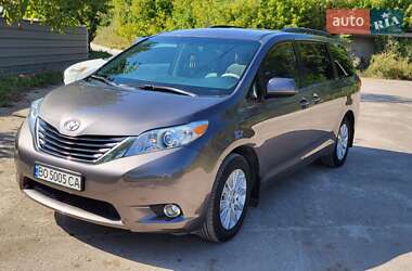 Toyota Sienna  2013