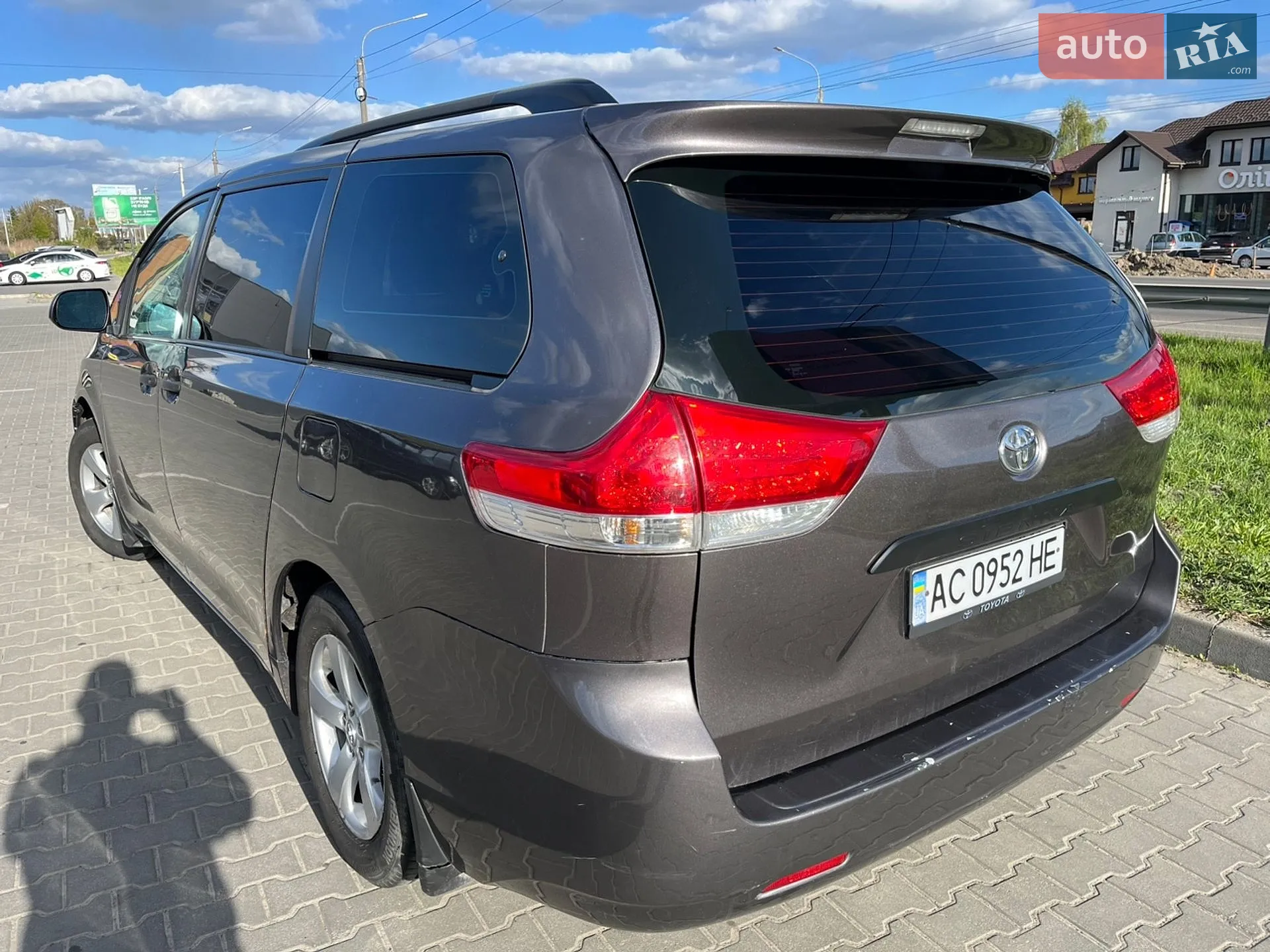 Toyota Sienna 2011 VIN 5TDKA3DC7CS009842 фото оголошення 10 з 26