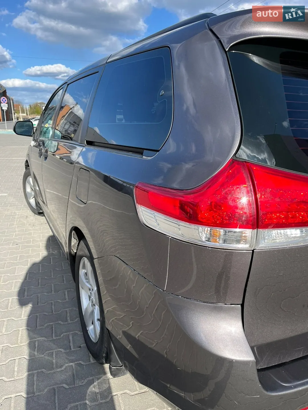 Toyota Sienna 2011 VIN 5TDKA3DC7CS009842 фото оголошення 11 з 26