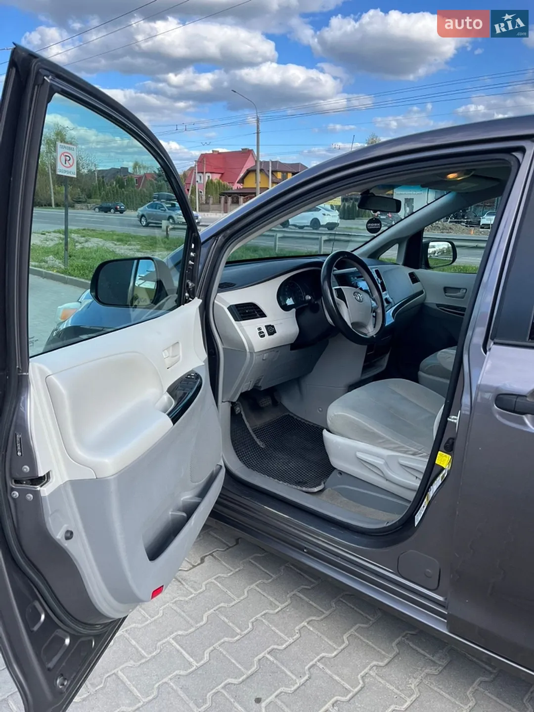 Toyota Sienna 2011 VIN 5TDKA3DC7CS009842 фото оголошення 13 з 26