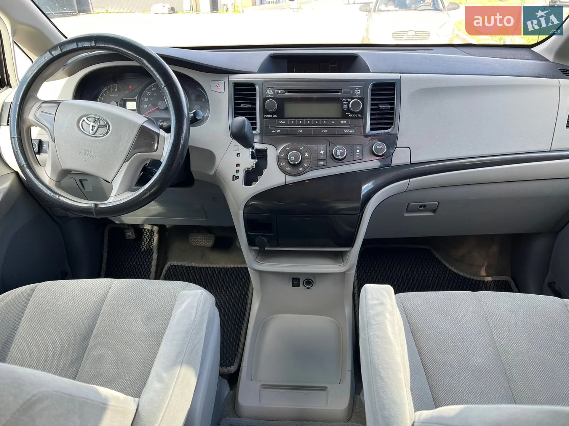 Toyota Sienna 2011 VIN 5TDKA3DC7CS009842 фото оголошення 18 з 26