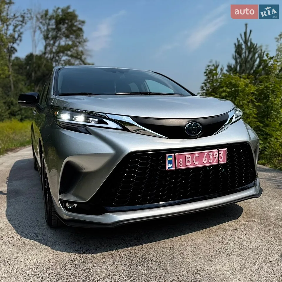2023 Toyota Sienna - фото 1