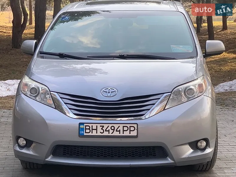 Toyota Sienna 2016
