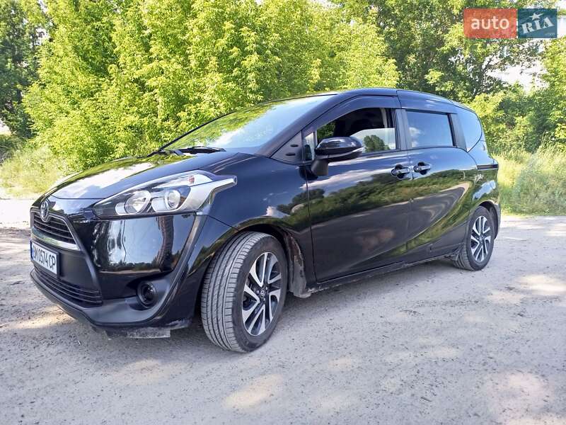 Toyota Sienta