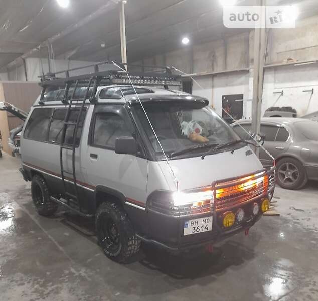 Легковые Toyota Town Ace