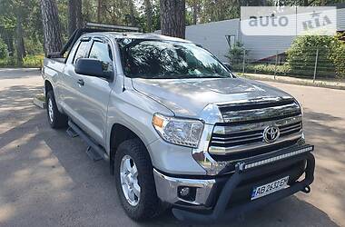 Toyota Tundra  V8 2014