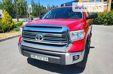 Toyota Tundra SR5 2016