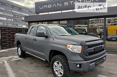 Toyota Tundra  2016