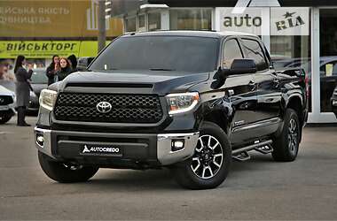 Toyota Tundra  2018