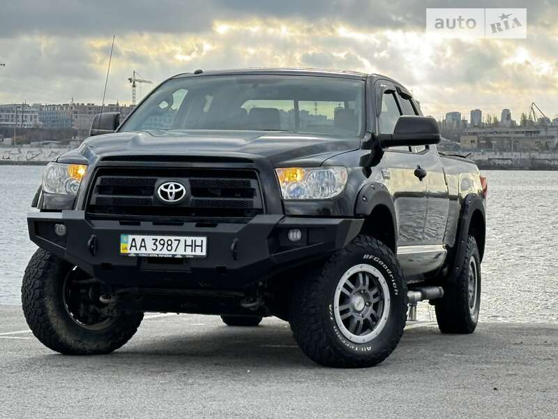 Пикап Toyota Tundra