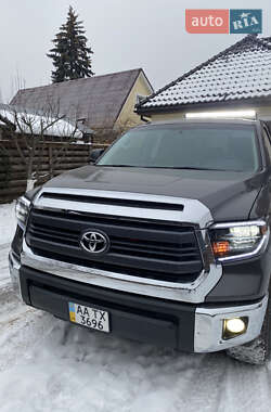 Toyota Tundra  2015