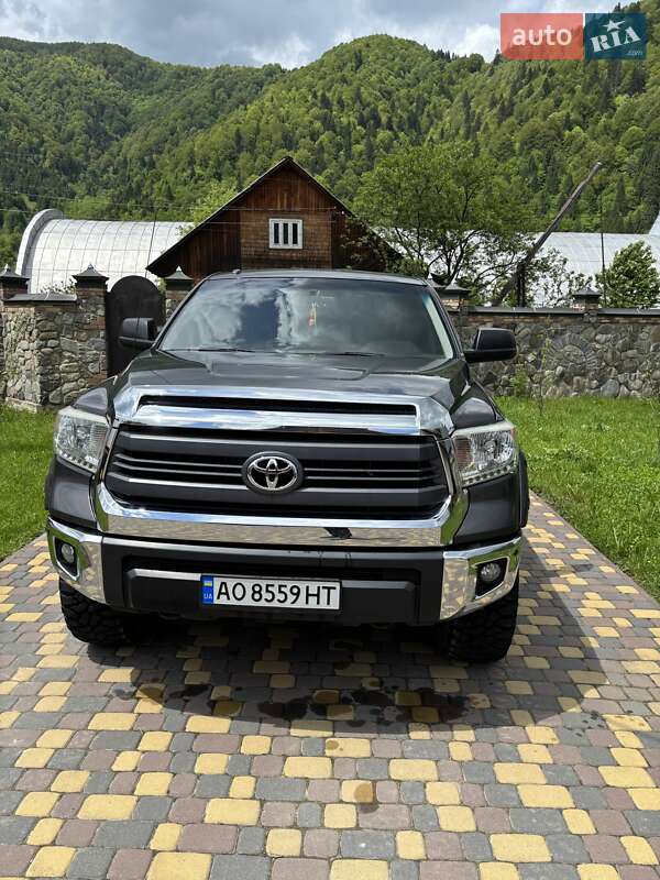 Легковые Toyota Tundra