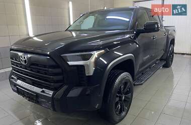 Toyota Tundra  2024
