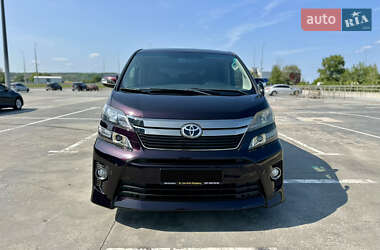 Toyota Vellfire  2013