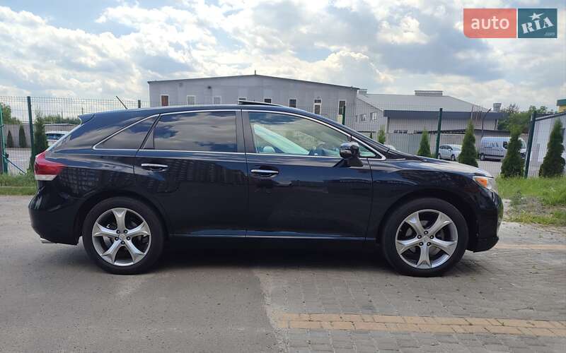 Toyota Venza 2014 року в Луцьку