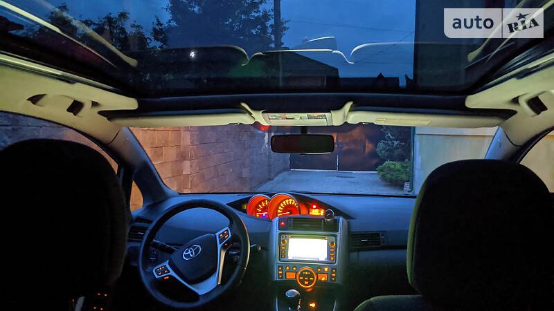 Універсал Toyota Verso