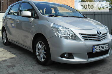 Toyota Verso 2.0 TDI. 2009