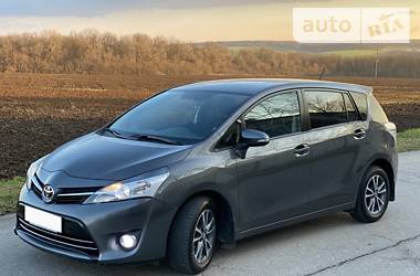 Toyota Verso Official 2013