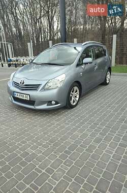 Toyota Verso  2010