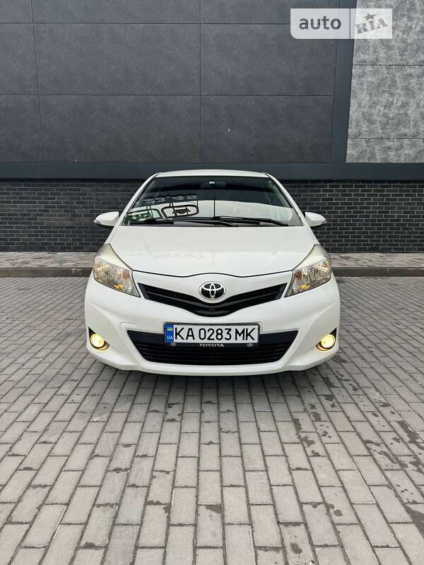 Легковые Toyota Vitz