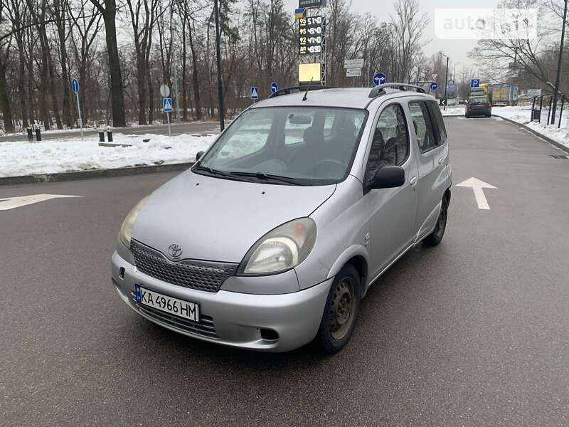 Toyota Yaris Verso