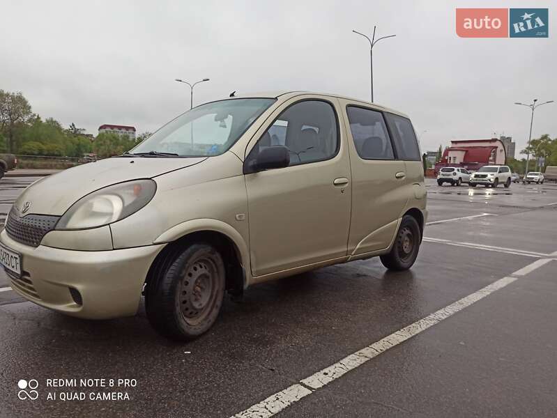 Toyota Yaris Verso