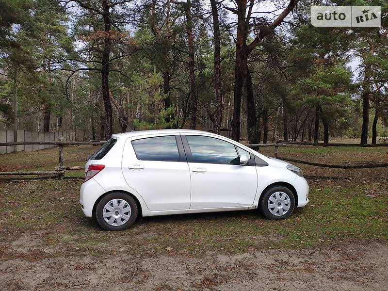 Легкові Toyota Yaris