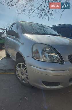 Toyota Yaris  2004