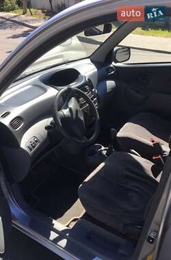 Toyota Yaris  1999
