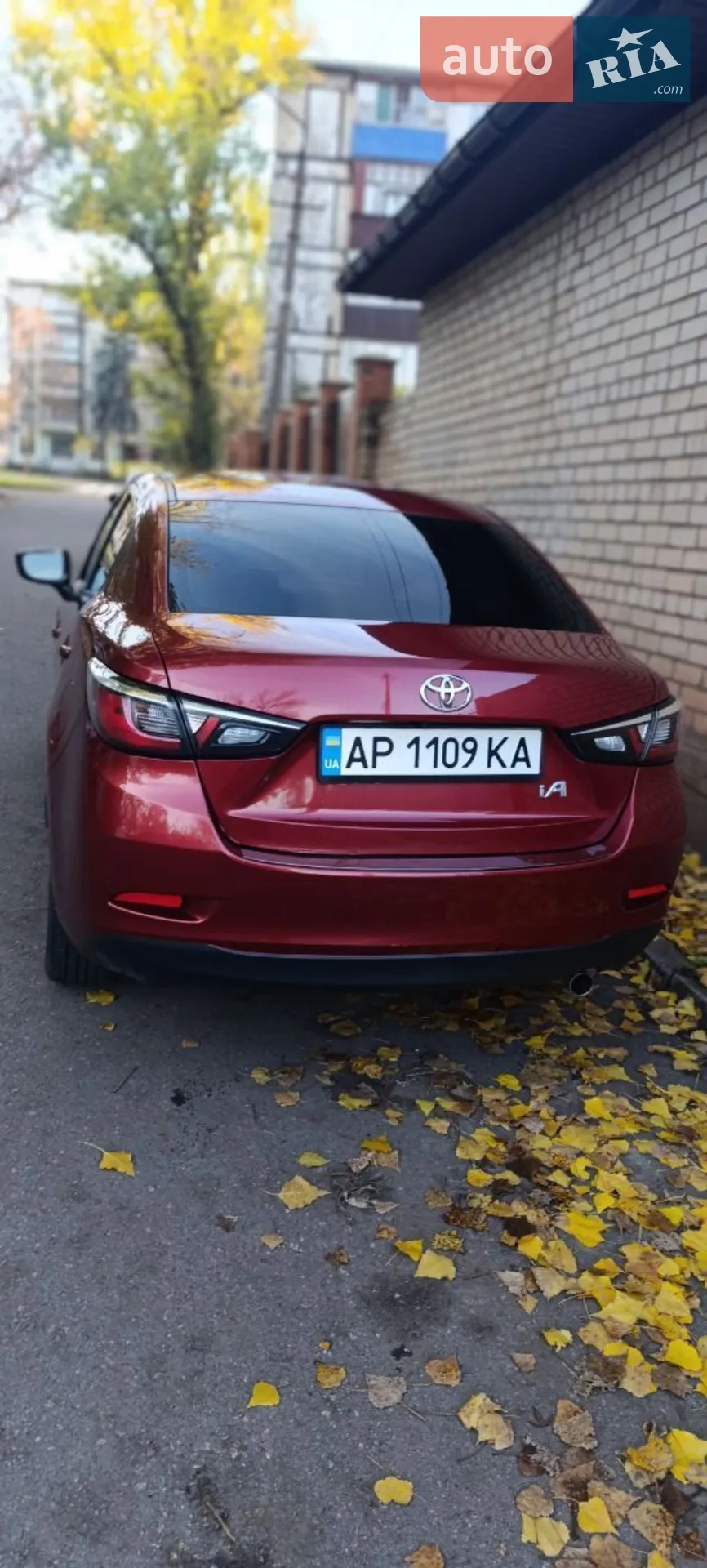 Toyota Yaris 2017 VIN 3MYDLBYV3JY305294 фото оголошення 4 з 6