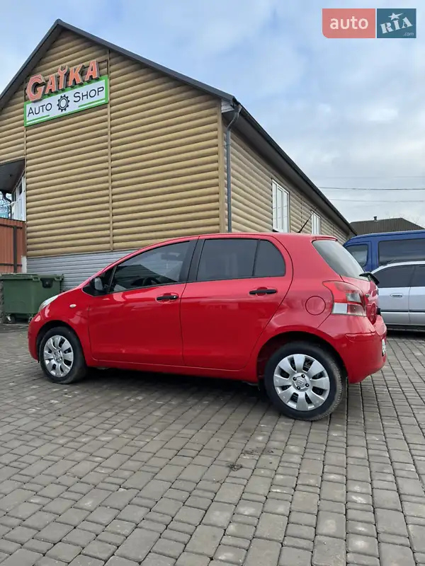 Toyota Yaris 2011