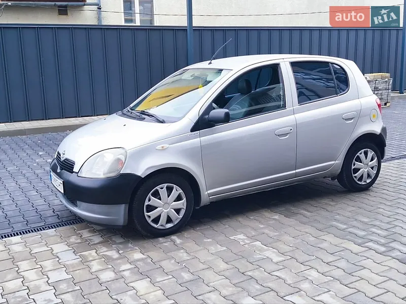 Toyota Yaris 2000