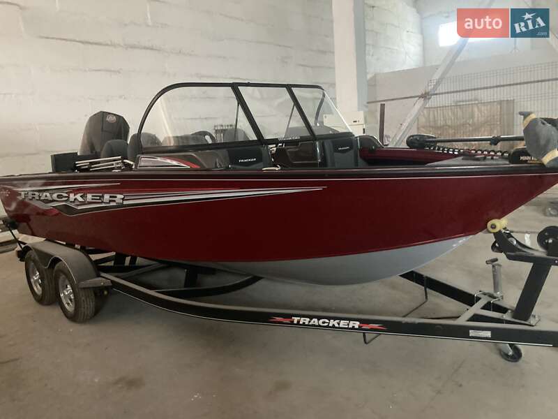 Катер Tracker Party Barge