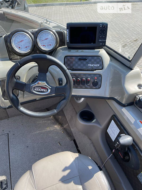 Катер Tracker Targa 2008 в Киеве фото 8 Катер Tracker Targa 2008 в Киеве
