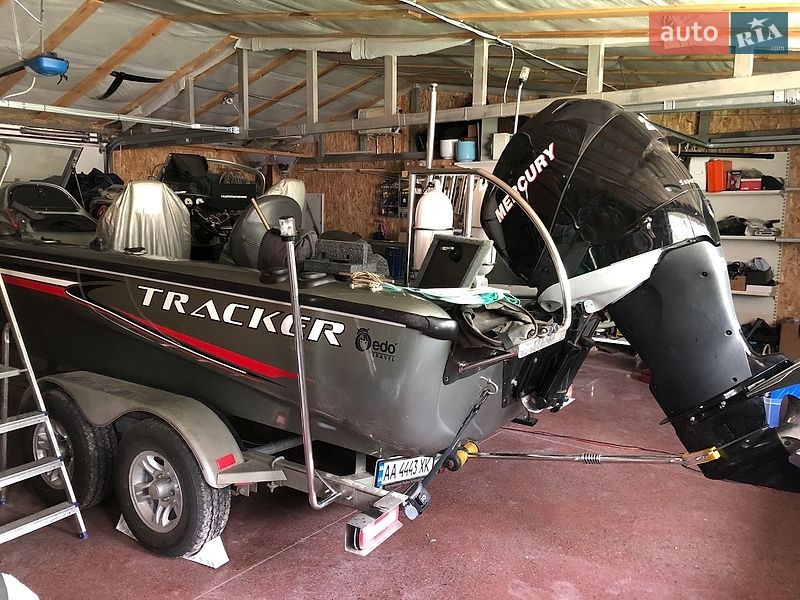 Лодка Tracker Tundra 2008 в Киеве
