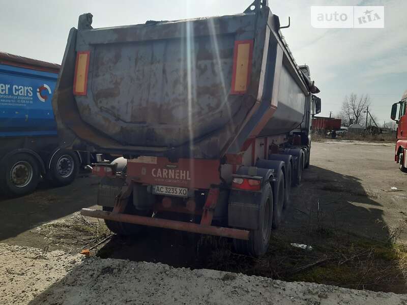 Бортовий напівпричіп Carnehl