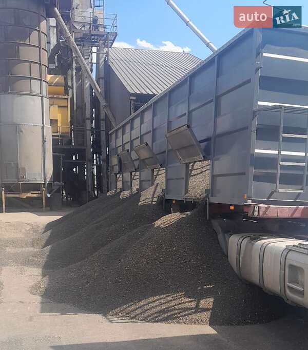 Контейнеровоз полуприцеп