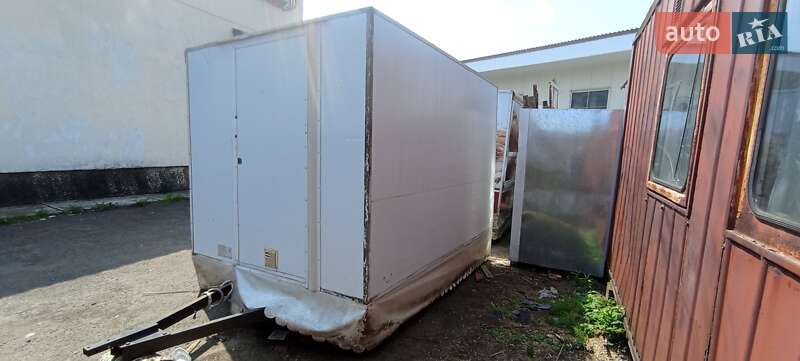 Легковий причіп