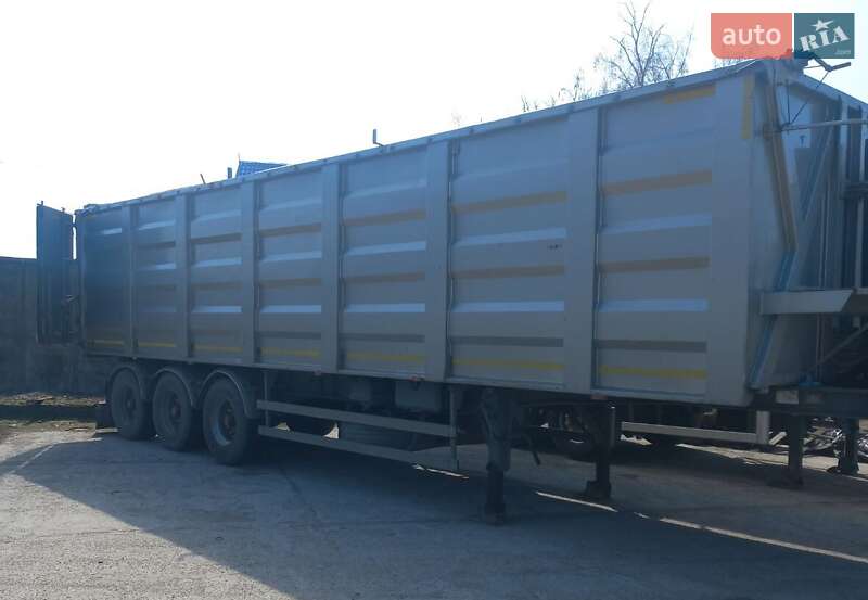 Зерновоз - напівпричіп