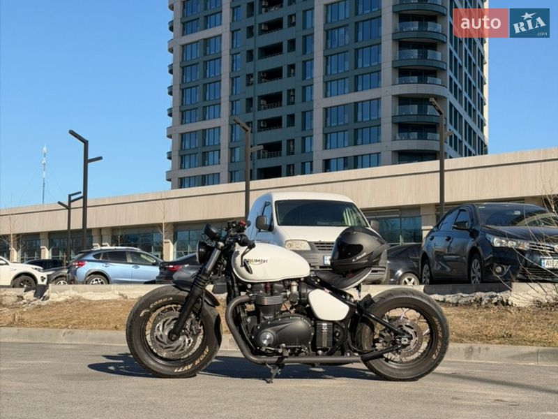 Боббер Triumph Bonneville Bobber