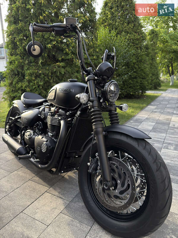 Боббер Triumph Bonneville