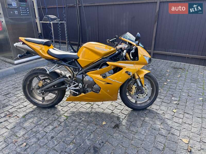Triumph Daytona 675